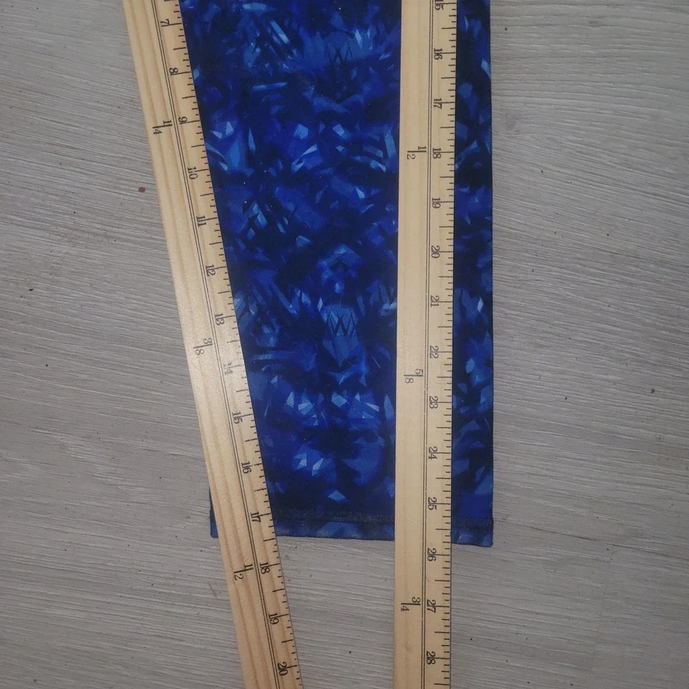 ALO YOGA‎ Blue Abstract Leaf Print Capri Leggings Activewear workout athletic